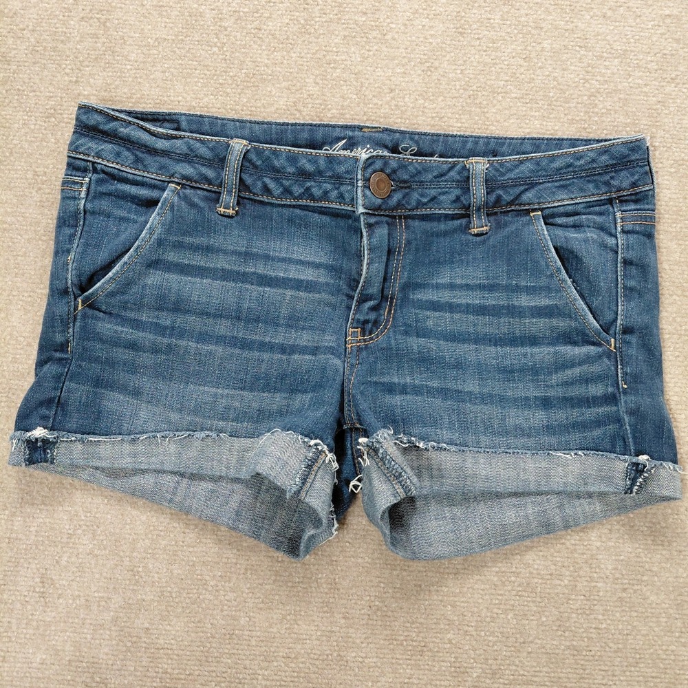 American Eagle Jean Shorts Size 12 Stretch Raw Hem Cuff Flap Pockets 3-4" Inseam
